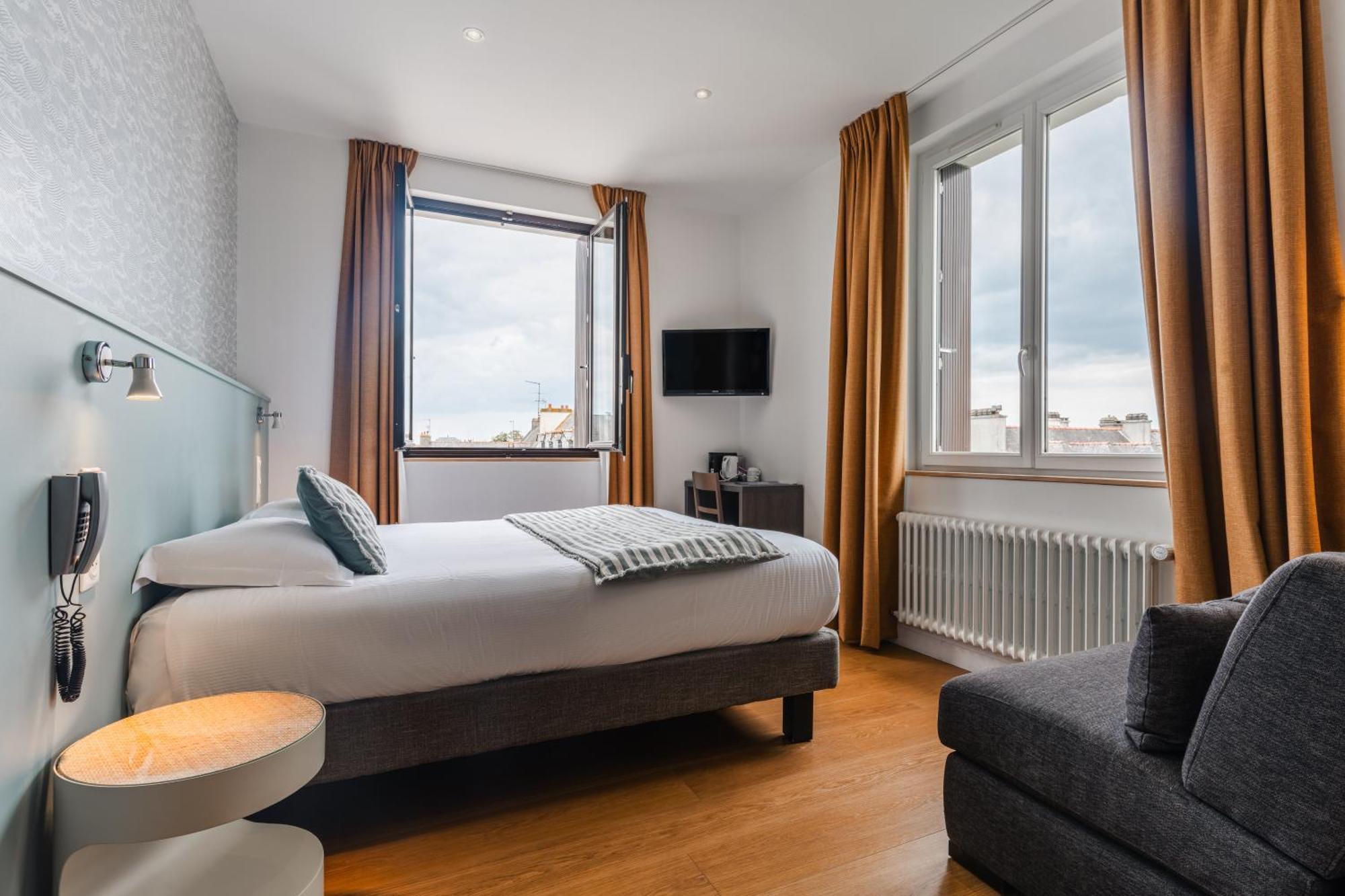 Hotel Spa De La Citadelle Lorient Port-Louis Exteriör bild